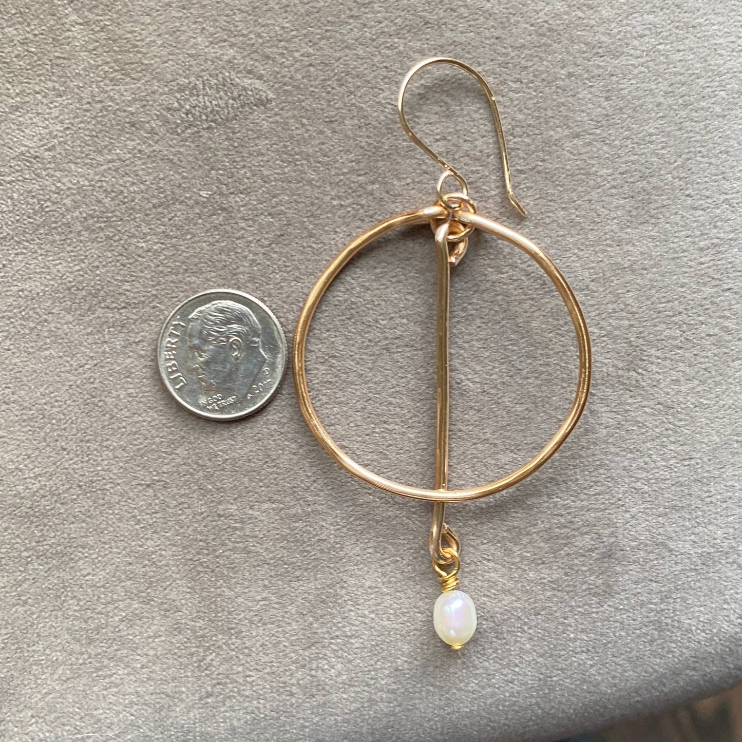 Marble Designs Jewelry - Gold Hammered Hoop Earrings Drop Bar AAA Grade Pearl: Silver Metal