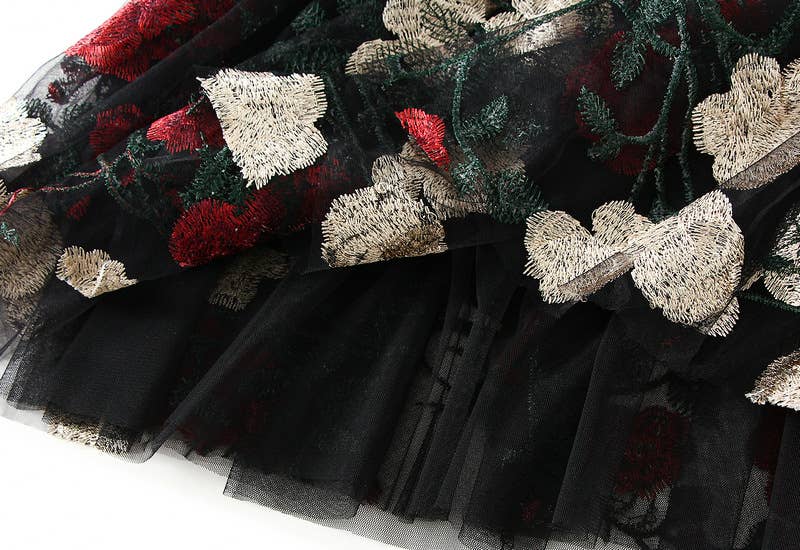 PEACH ACCESSORIES - SDK159 large embroidered RED roses skirt: Cream