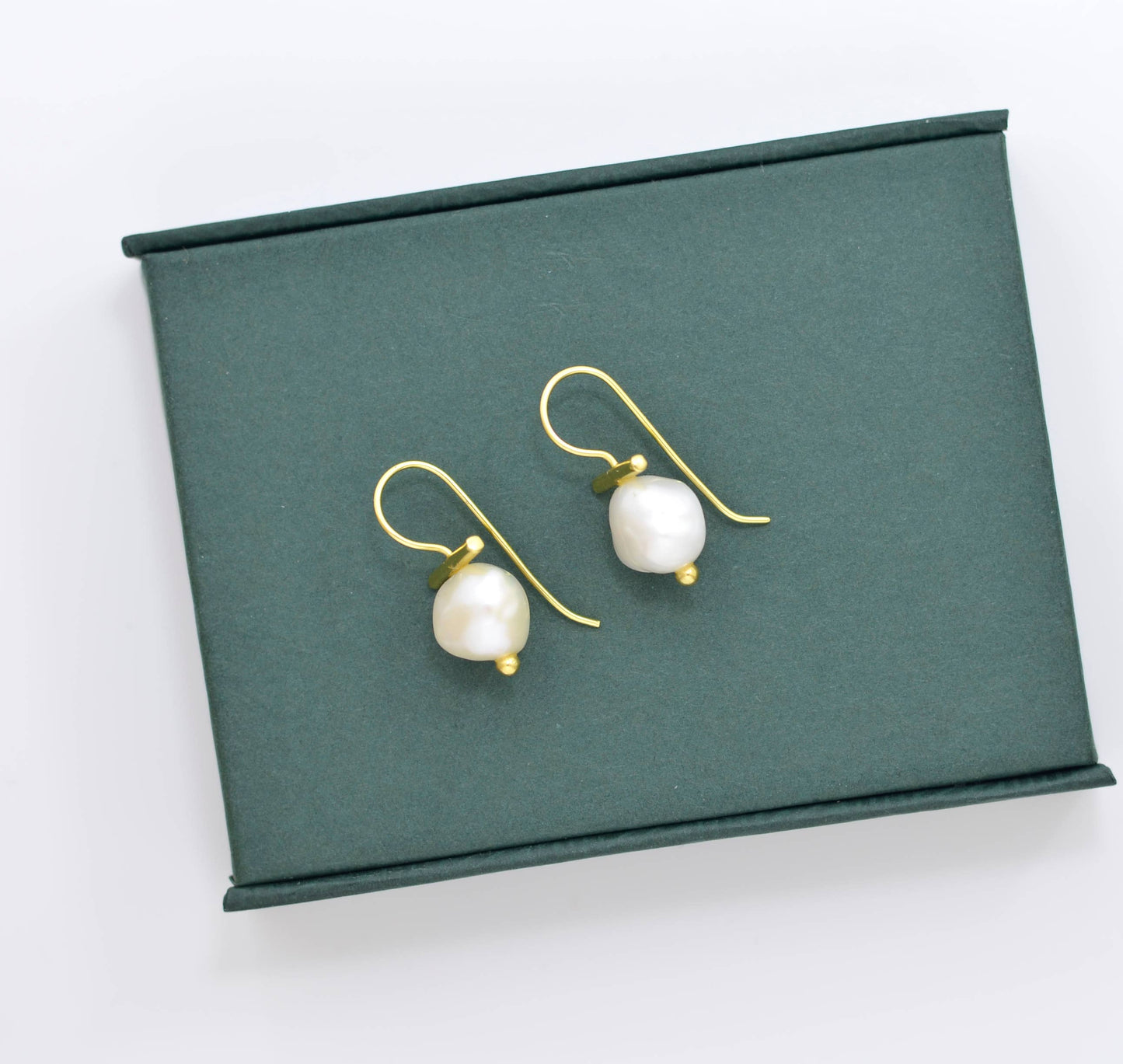 Schmuckoo Berlin - Baroque Pearl Gold Earring