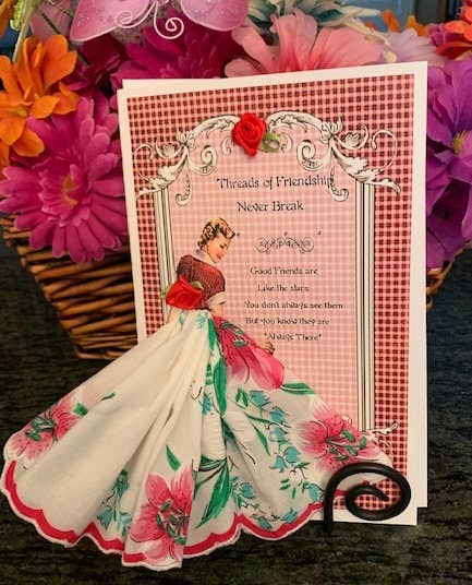 MOMENTS IN THYME - Retro Lady Keepsake Hanky Card