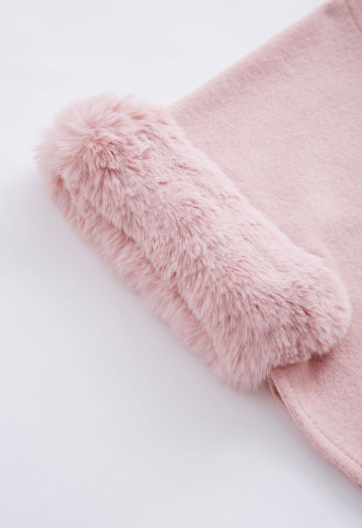PEACH ACCESSORIES - Pe339 Faux fur poncho: Beige