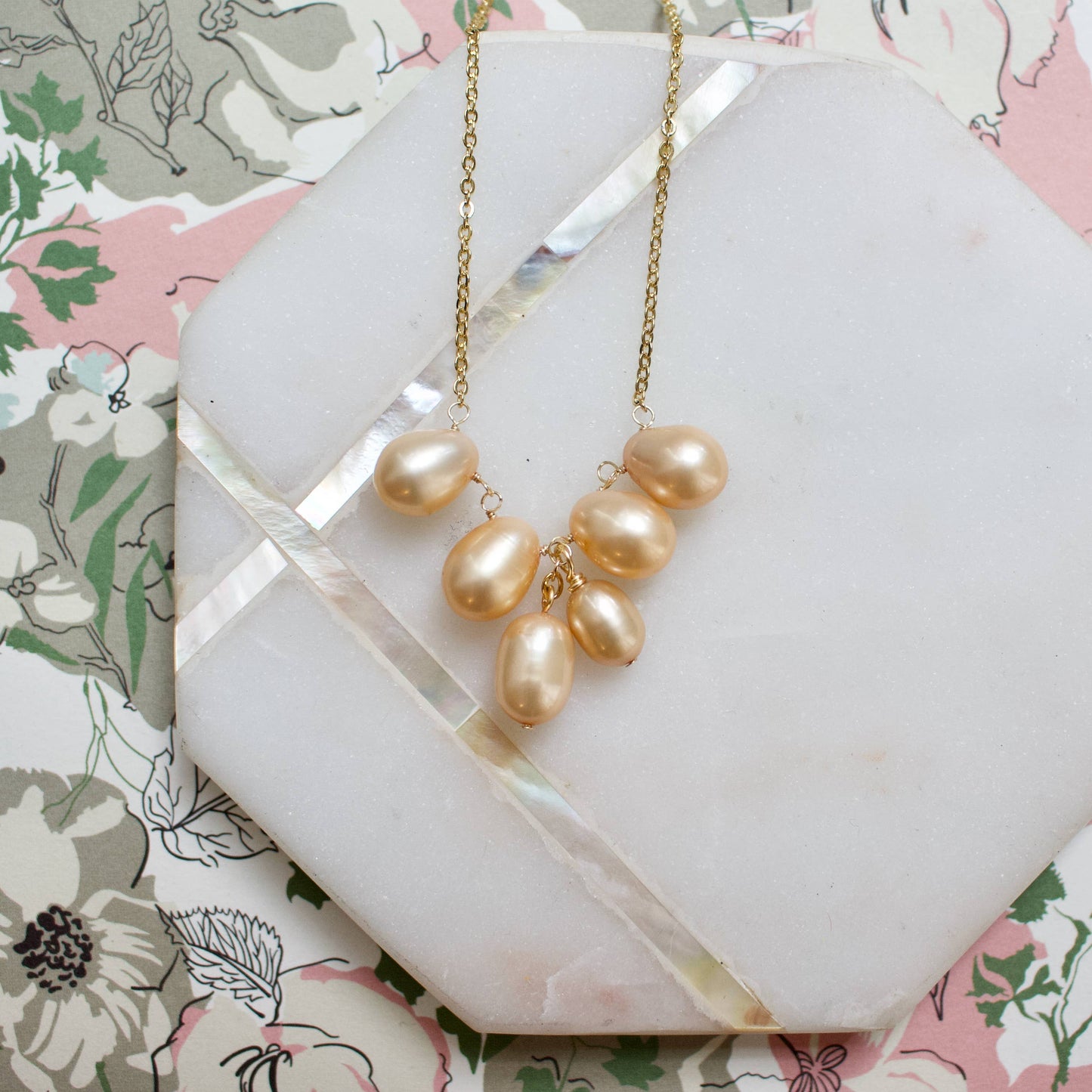 a.v. max - Pearl Cluster Necklace: White