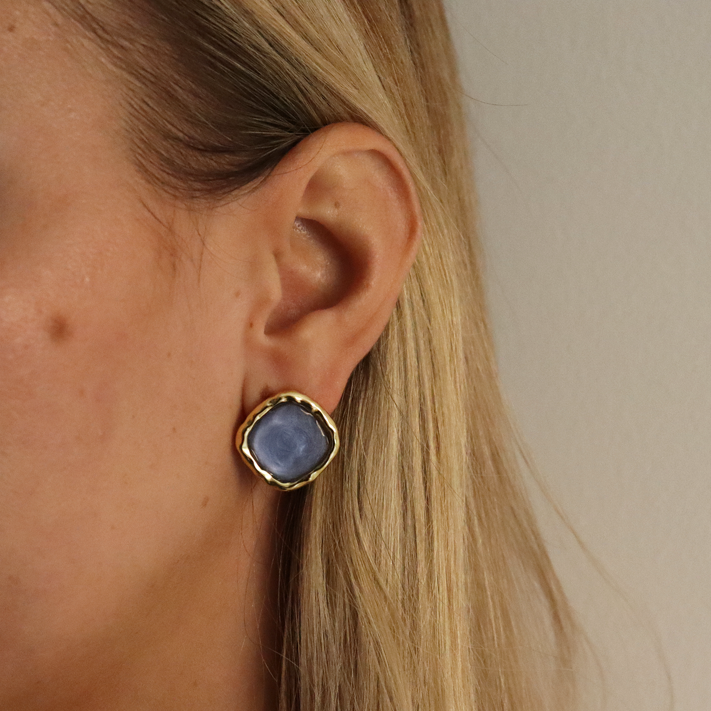 KARINE SULTAN - Bezel Gem Stud Earrings - 24K gold Plated: Emerald Green