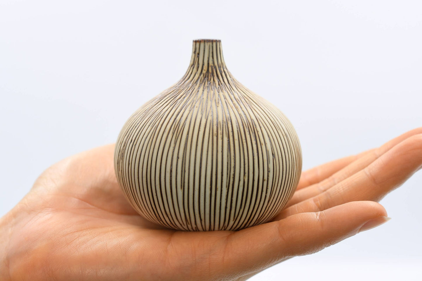 Art Floral Trading LLC - 192W1 CONGO TINY S - WO 1 Porcelain bud vase