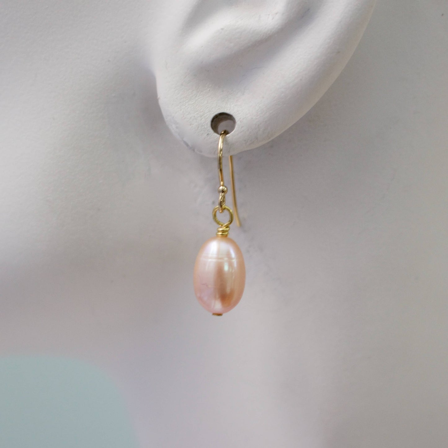a.v. max - Dainty Pearl Drop Earrings: Champagne