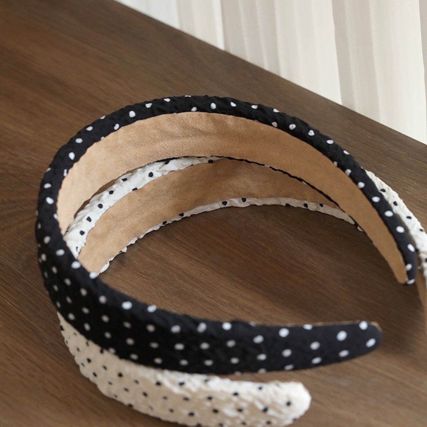 Cici’De Jewelry Amsterdam - Elegant polka dot hair band-white&black: White