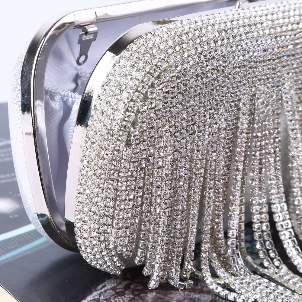 PEACH ACCESSORIES - 6053 Tassels crystal clutch bag with ring detail in Silver