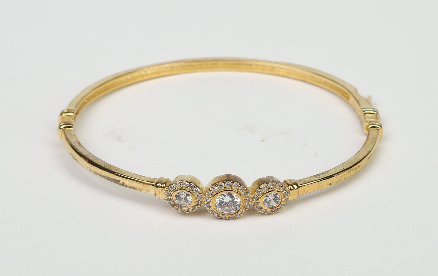 Diamond Veneer Travel Jewelry - Hinged Zirconite Cubic Zirconia 3-Stones Bezel Rhodium Bangl: SILVER