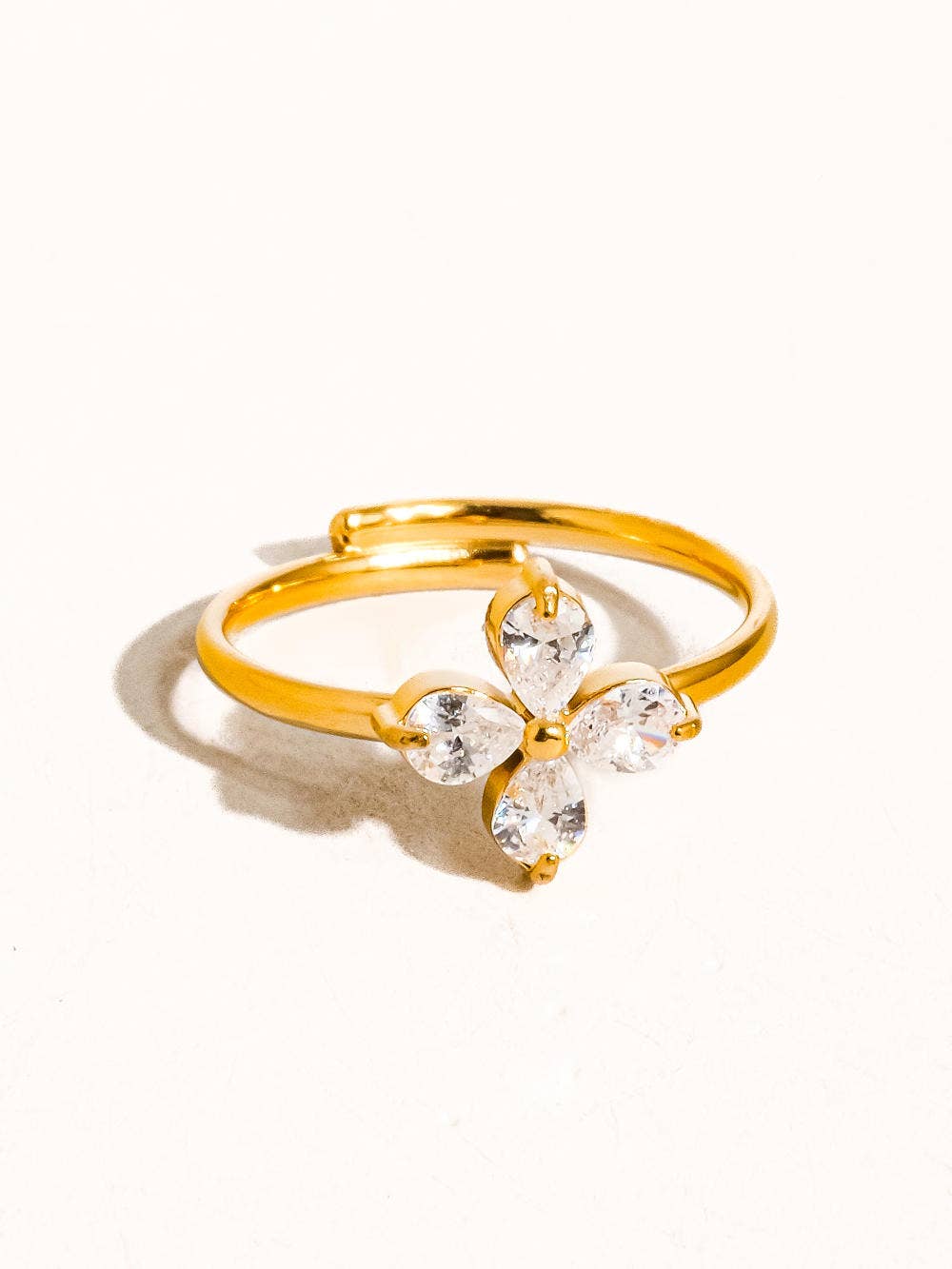 Flânerie by MAIQ - Ethel 18K Gold Non-Tarnish CZ Clover Ring: Yellow Gold