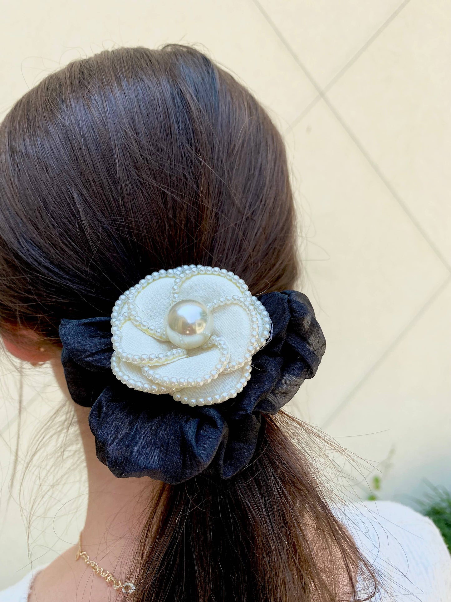 Gemelli - Stella Scrunchie: Cream