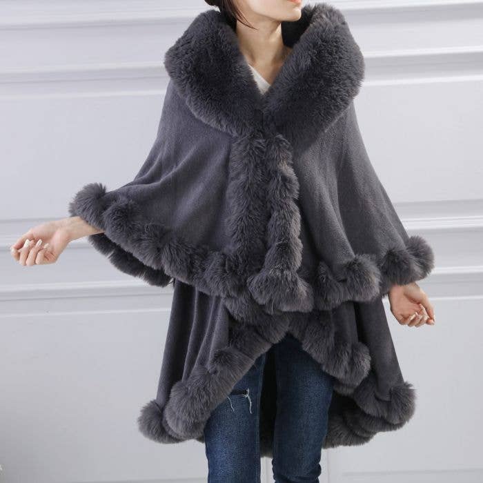PEACH ACCESSORIES - PE371 Double layer faux fur trimmed capes: Black