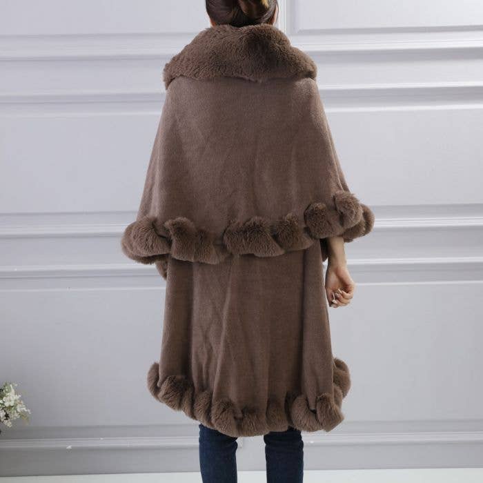 PEACH ACCESSORIES - PE371 Double layer faux fur trimmed capes: Black
