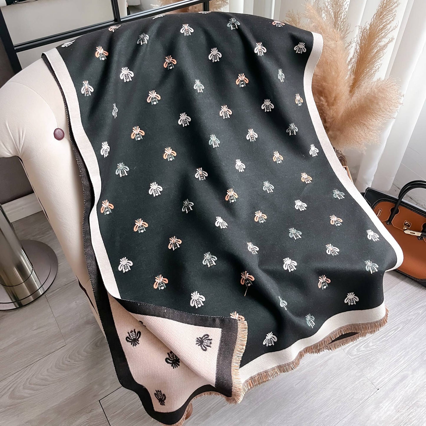 Winding River - Black / Pink Bees Reversible Wrap