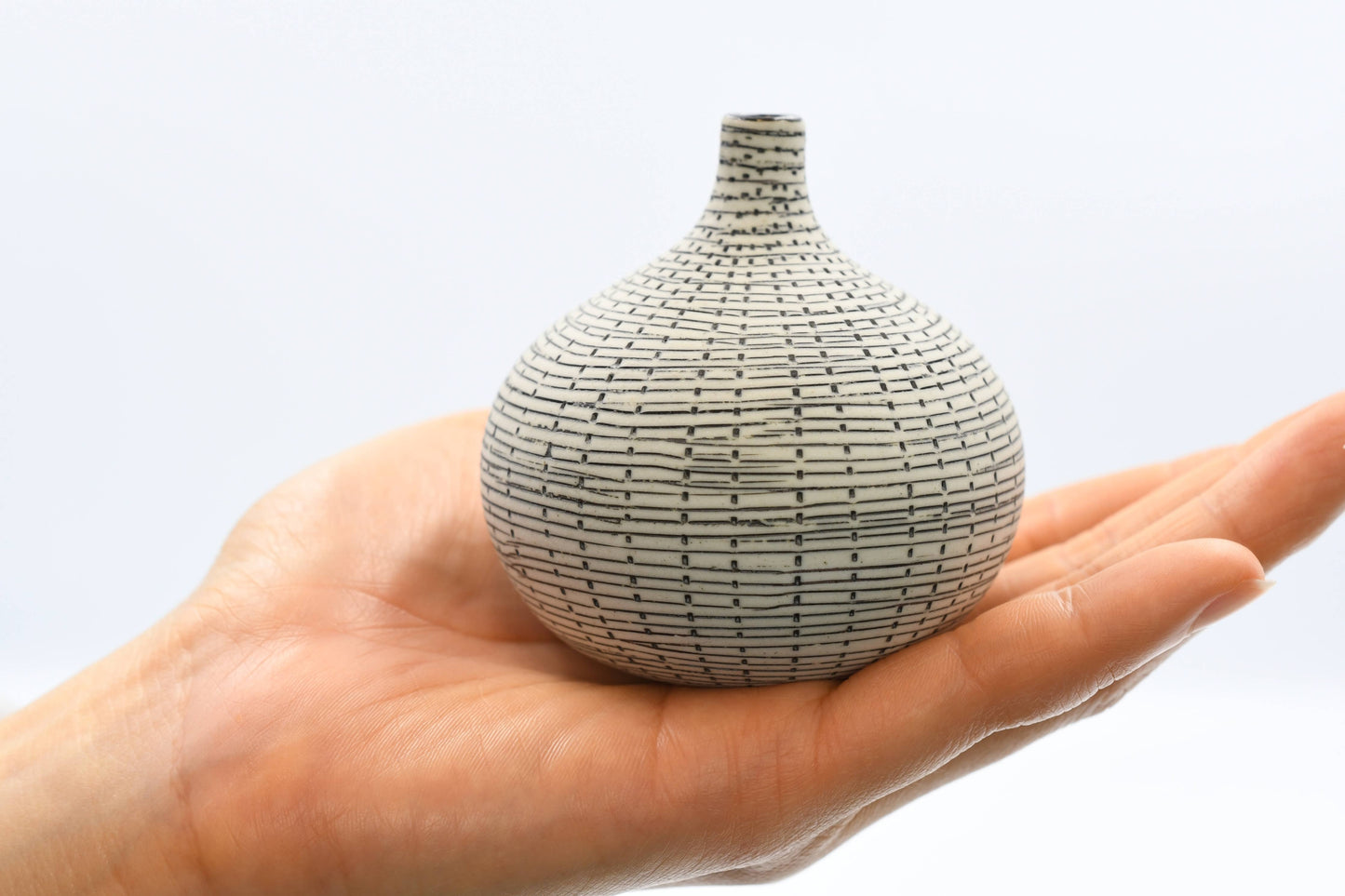 Art Floral Trading LLC - 192W71BLACK CONGO TINY S - WO 71 BLACK Porcelain bud vase