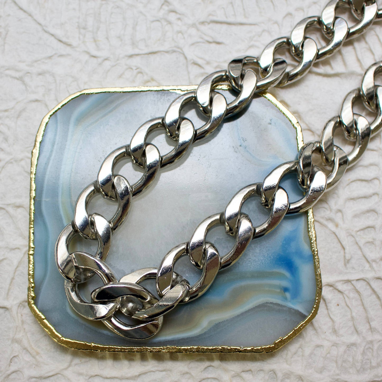 a.v. max - Stand Out Statement Necklace
