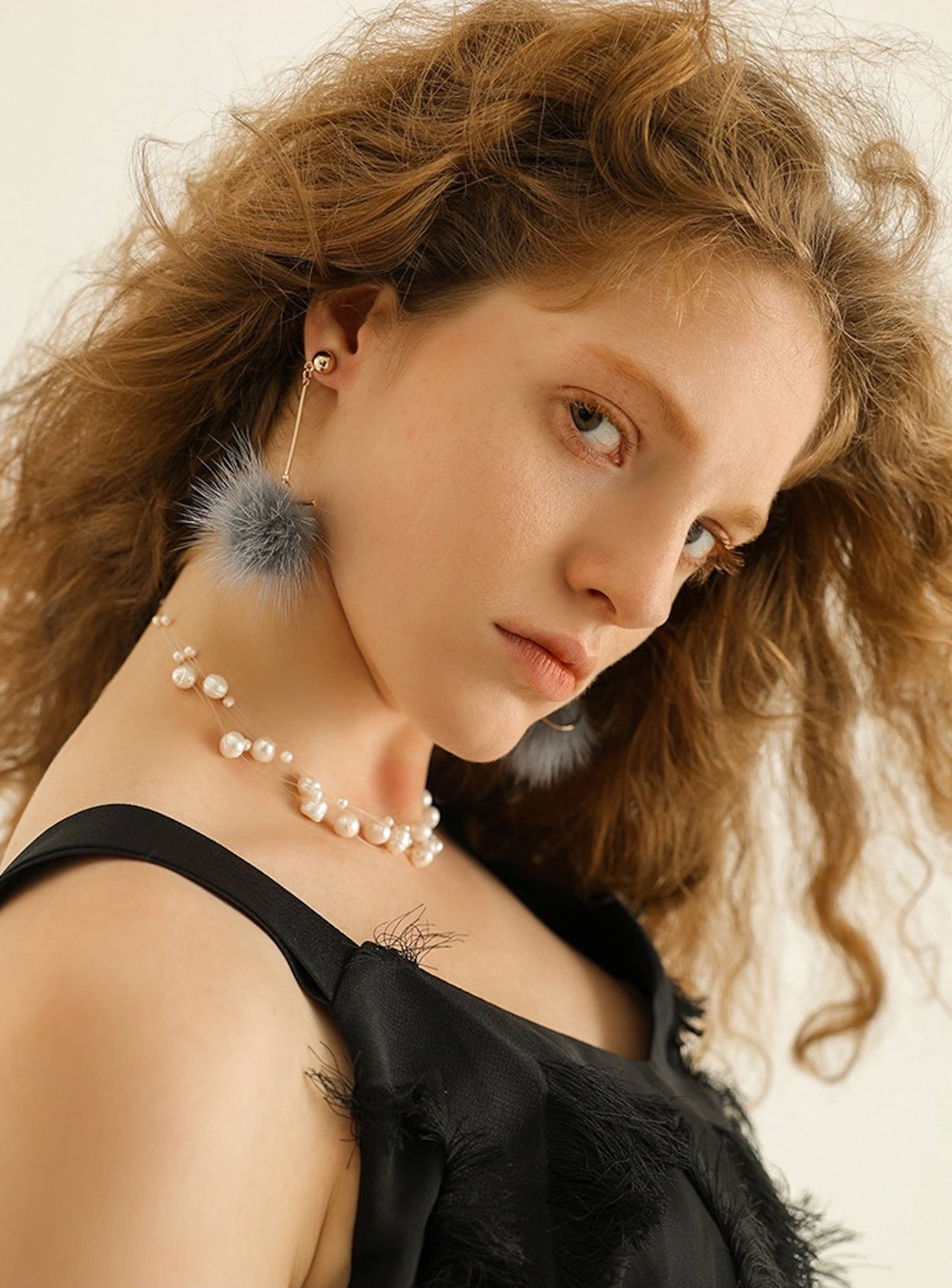 Cici’De Jewelry Amsterdam - Freshwater baroque Pearl beads transparent line necklace