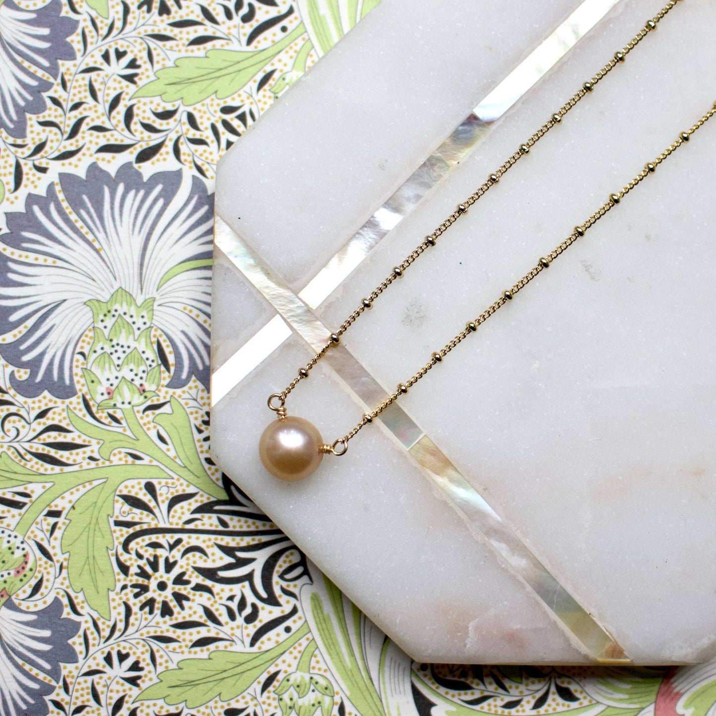 a.v. max - Solitaire Pearl Necklace: White/Silver