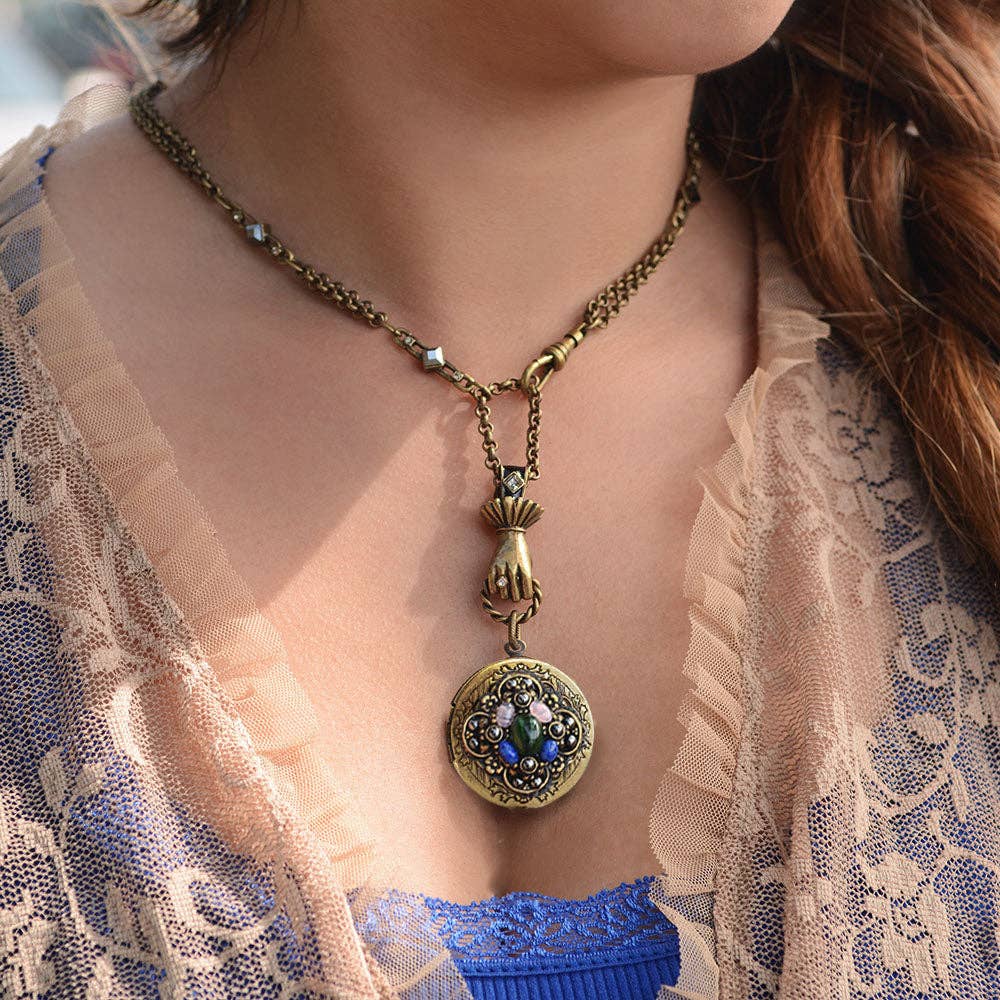 Sweet Romance Jewelry - Vintage Victorian Locket Necklace N1394