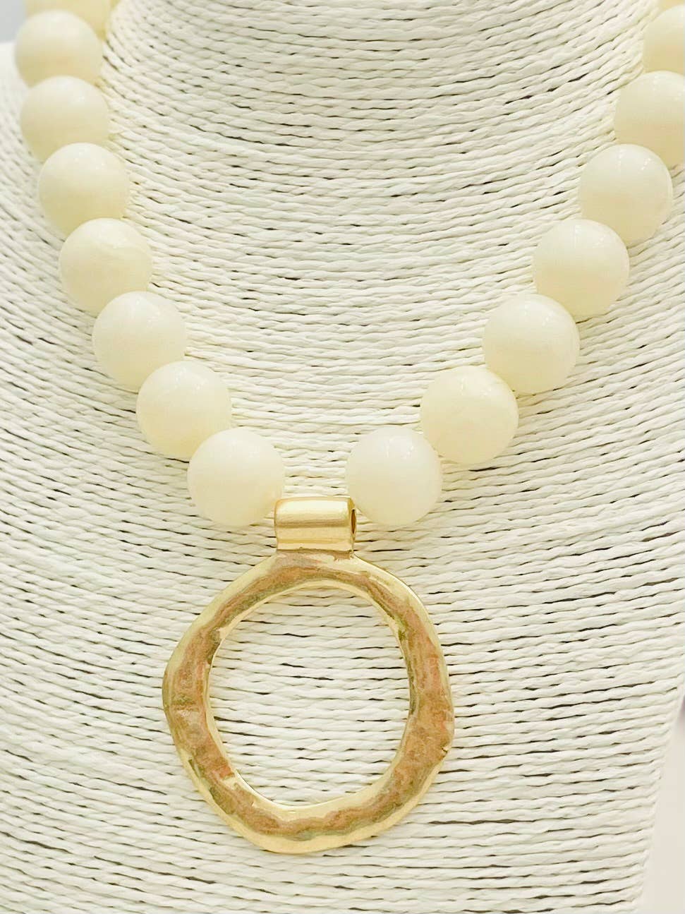 TWO FORTY TWO - CHIC-Big Ball Necklace w/Pendant (ivory) NK619