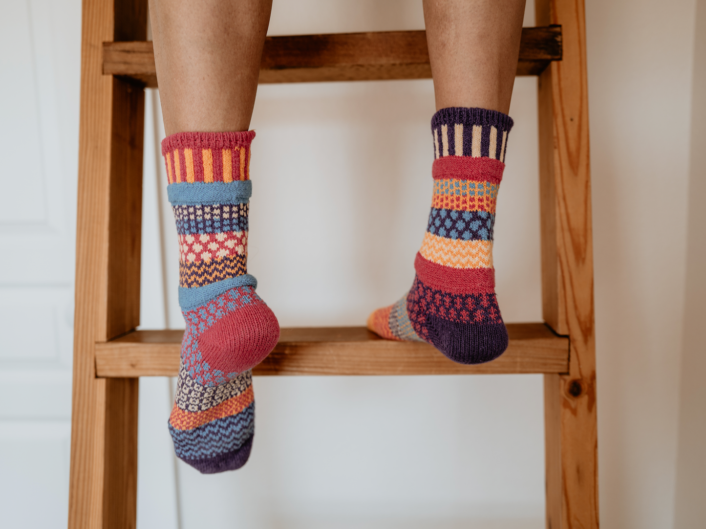 Solmate Socks - Sunny Crew Socks | Eco-Friendly & Made in the USA : Large (Women 10 - 12 / Men 9 - 11)