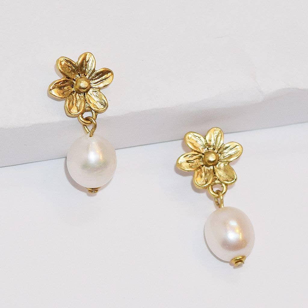 KARINE SULTAN - Flower stud with fresh water pearl drop earring