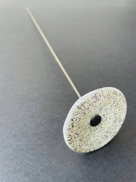 CARNEOL GLASS - Small Glass Flower For Inside In White-Black