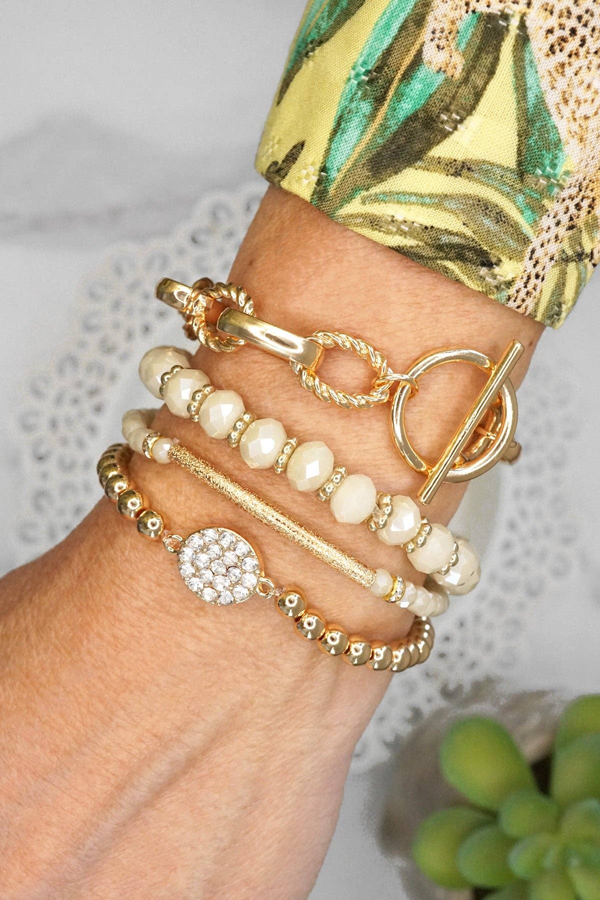 PennyLine inc - Beaded Bracelets set of 4 Off-White Glass Beads with Gold