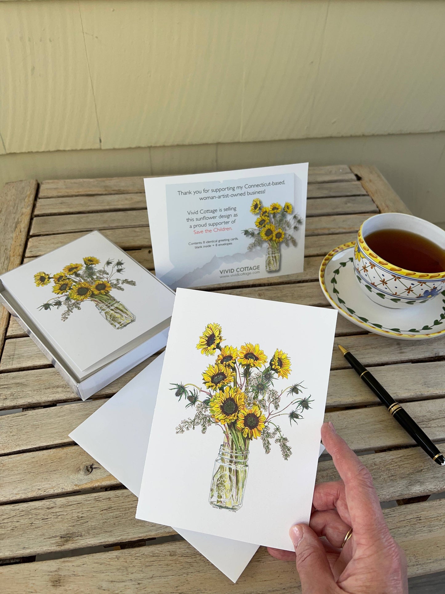 Vivid Cottage - Sunflower Resilience - Card