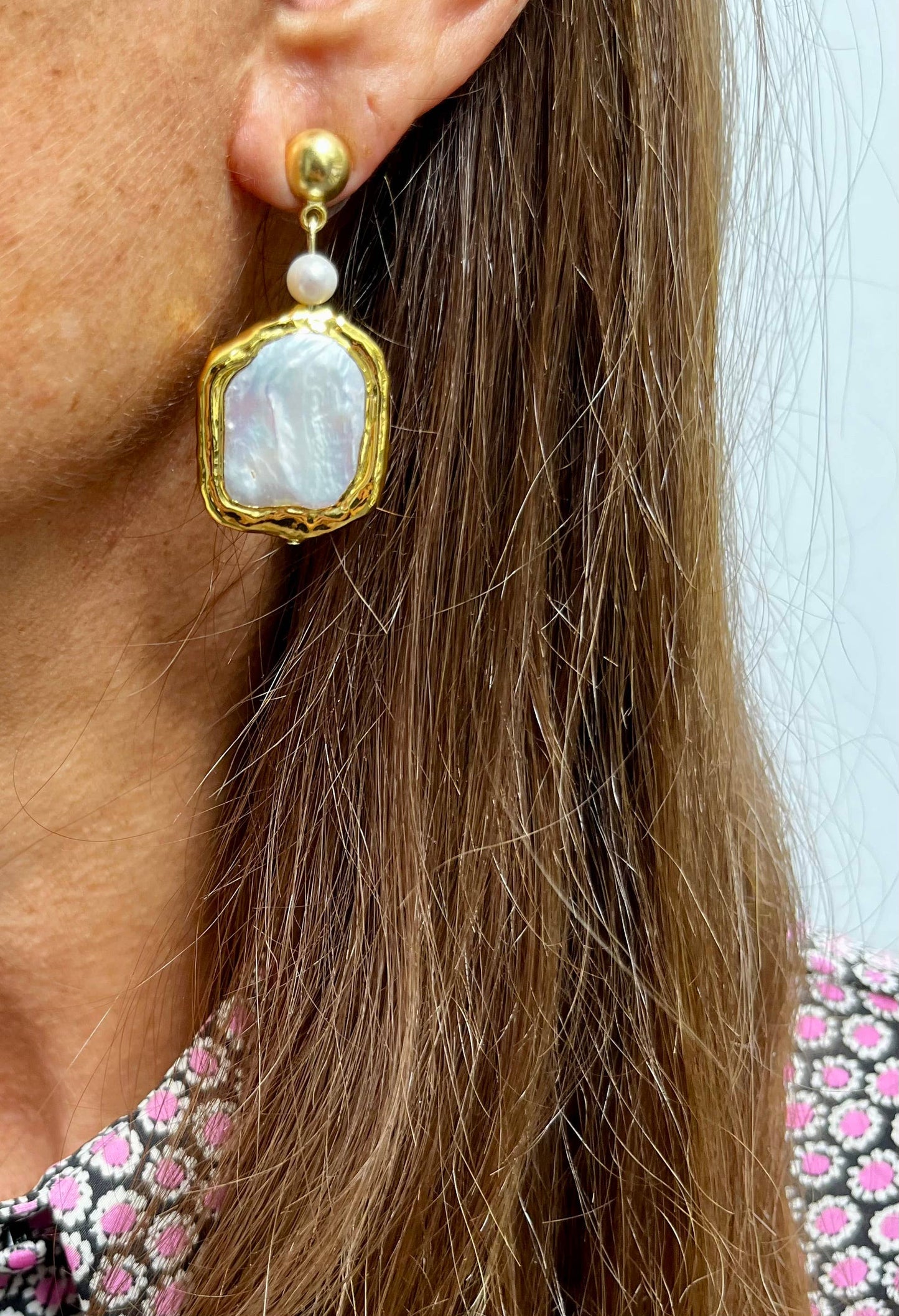 KARINE SULTAN - Large square pearl dangle earrings