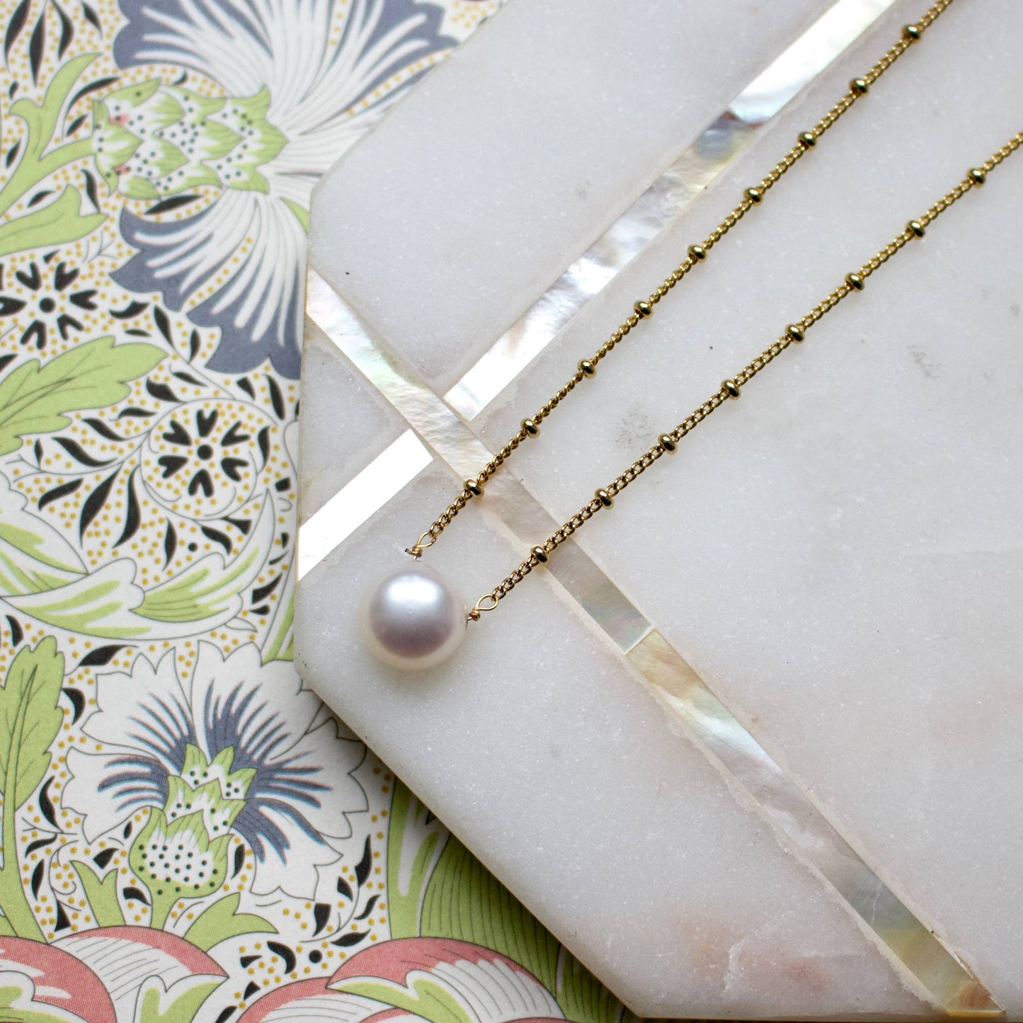 a.v. max - Solitaire Pearl Necklace: White/Silver