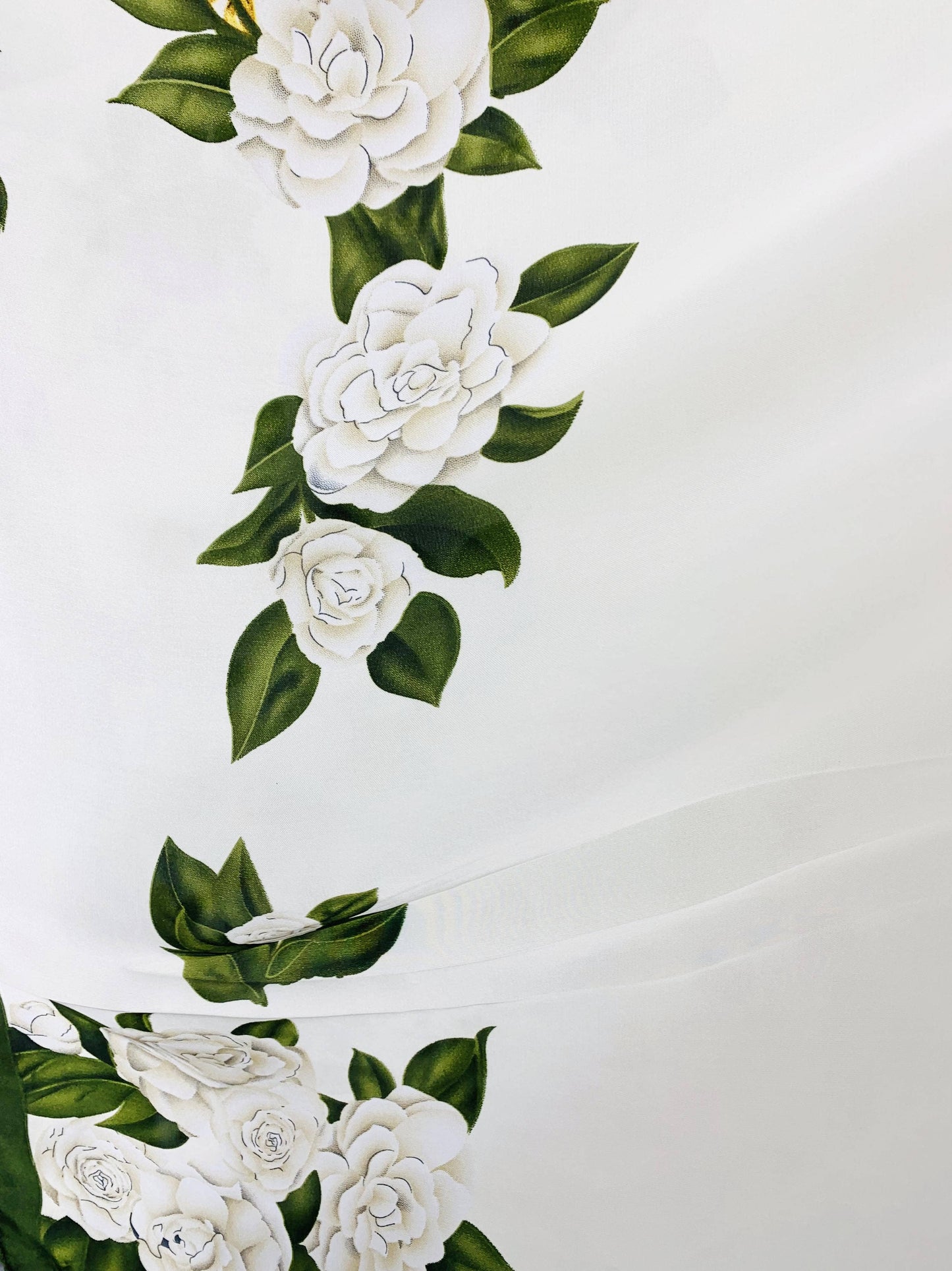 JC Sunny Fashion - JC023331 Silk-Feeling White-Green Floral Scarf