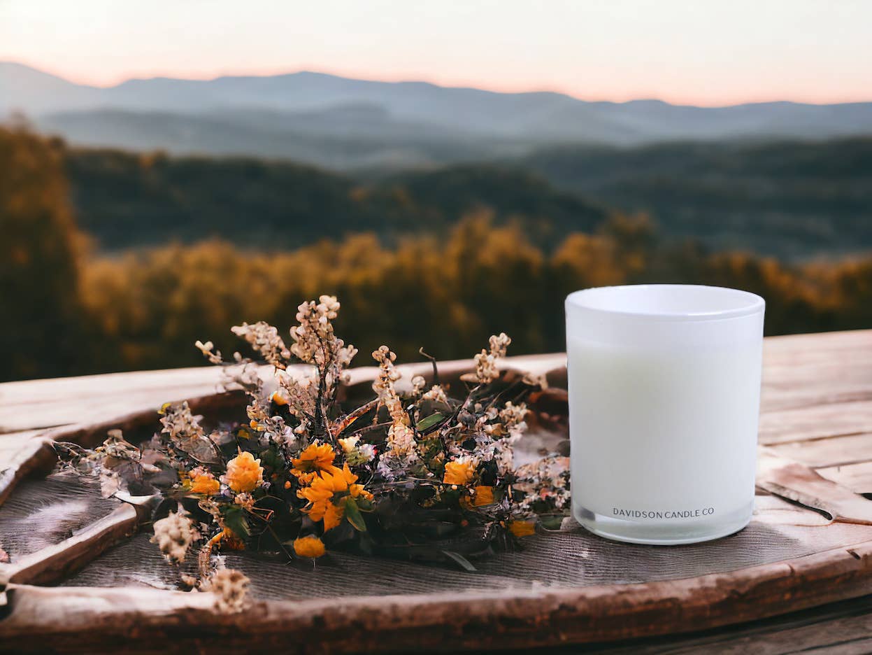 Davidson Candle Company LLC - 11 oz glass jar candle in box : White Tea