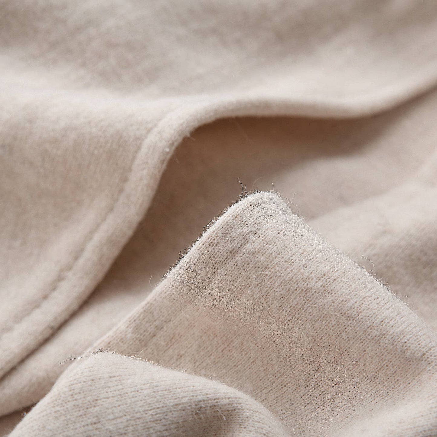 PEACH ACCESSORIES - Pe339 Faux fur poncho: Beige
