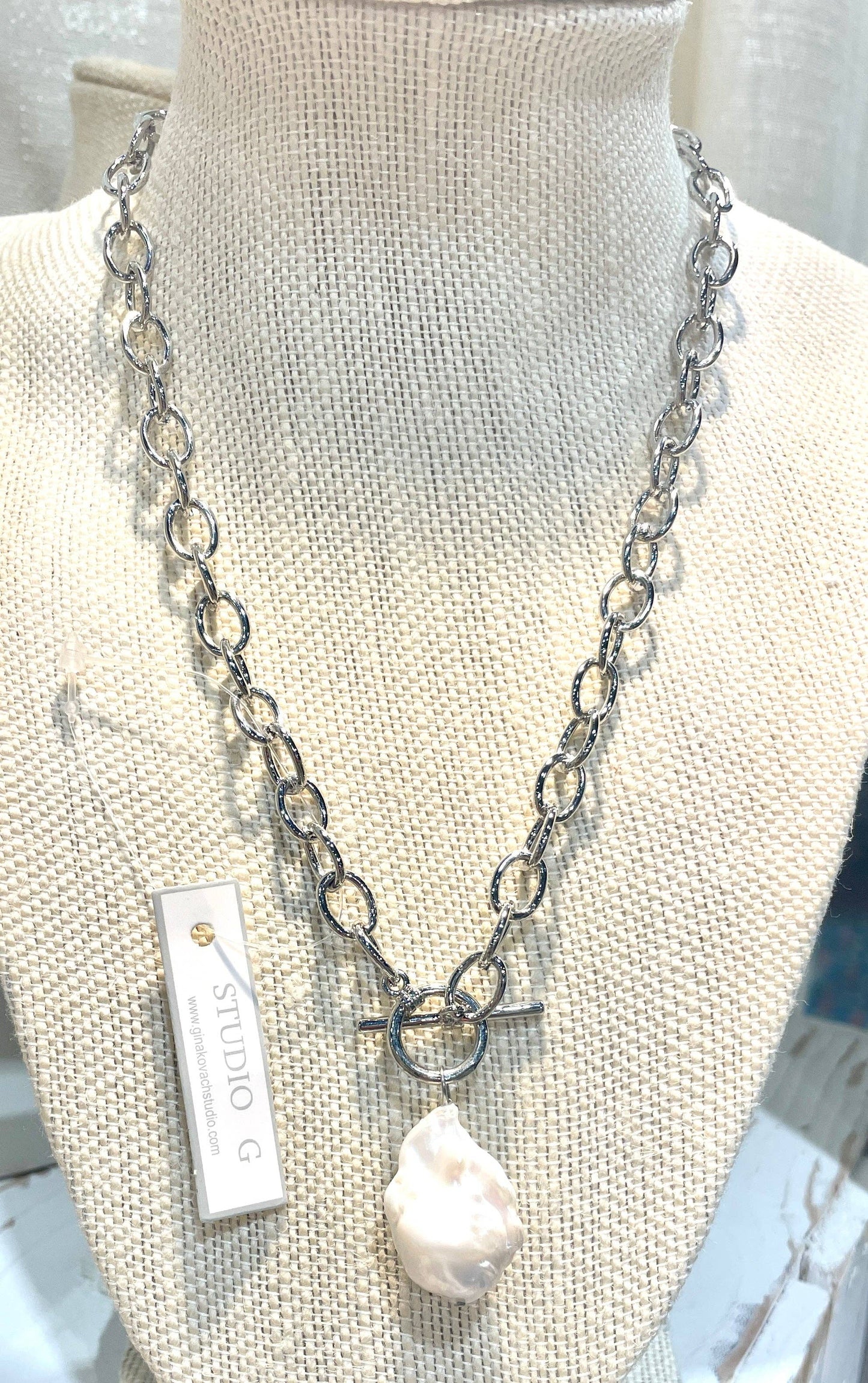 Studio G - #1058 Toggle Chain with Baroque Drop: White Pearl/Gold