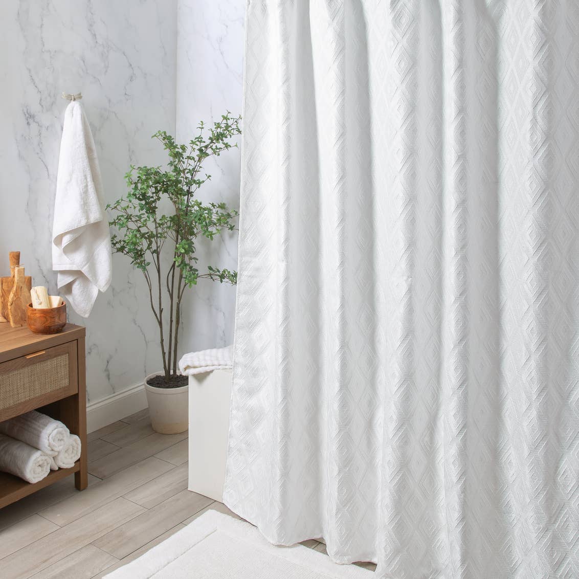 Moda at Home Enterprises, Ltd - DIAMANT SHOWER CURTAIN