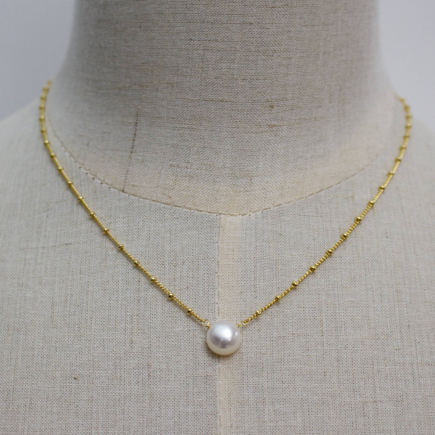 a.v. max - Solitaire Pearl Necklace: White/Silver