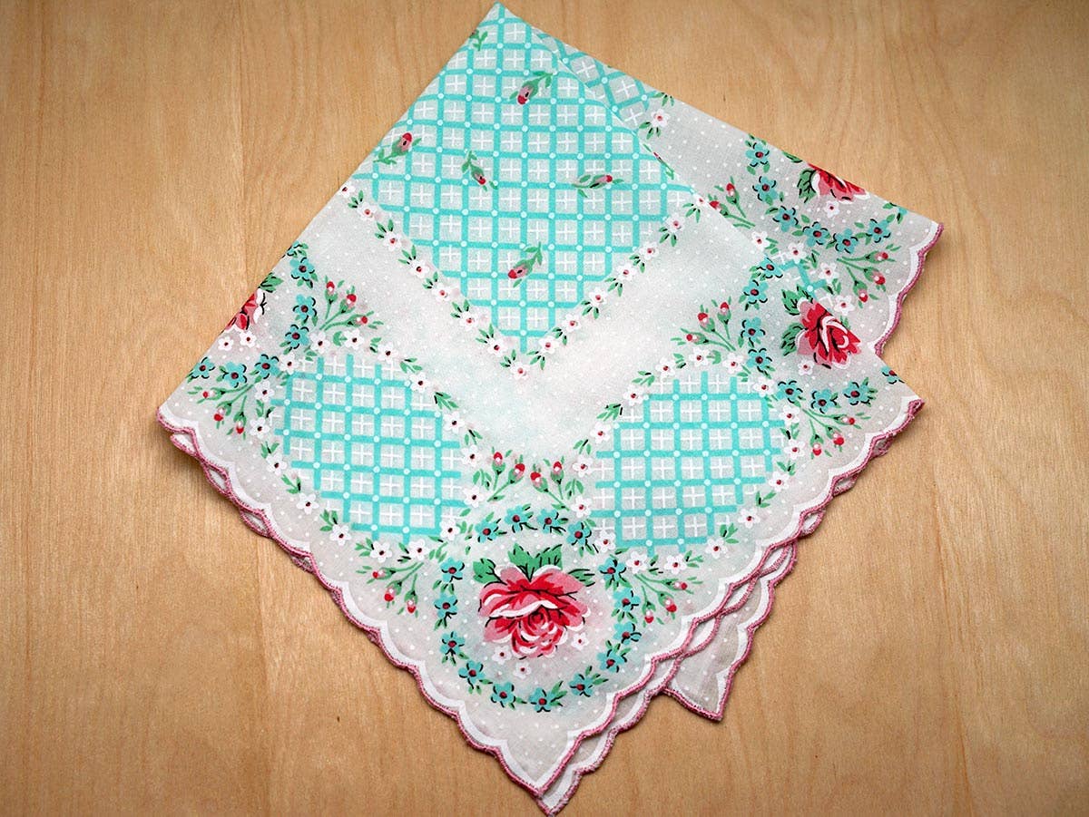 MOMENTS IN THYME - Air Castles Flapper Girl Keepsake Hankie Card: Aqua Scallops