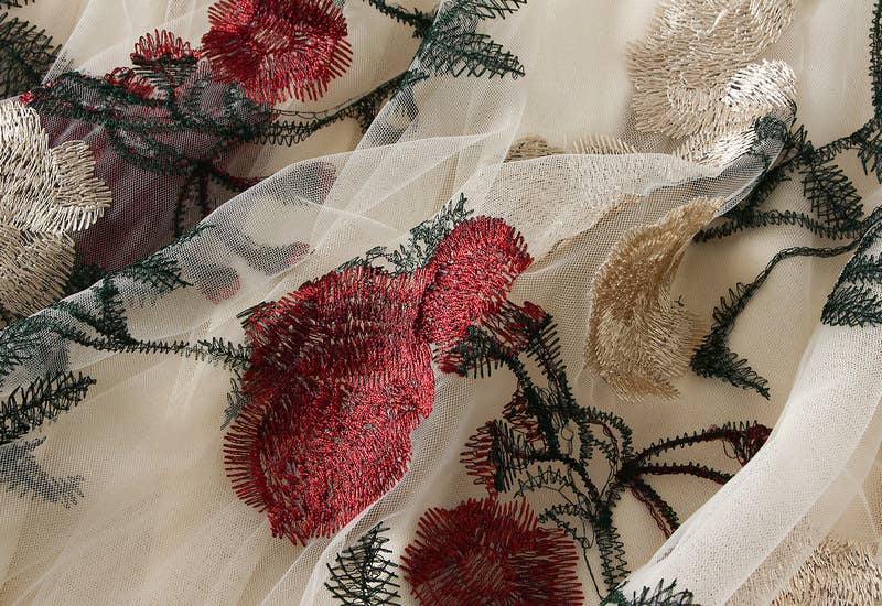 PEACH ACCESSORIES - SDK159 large embroidered RED roses skirt: Cream