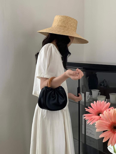 Pretty Persuasions - P23069B Mini Wood Handle Purse Crossbody Bag (Curve Bottom): 02 Brown