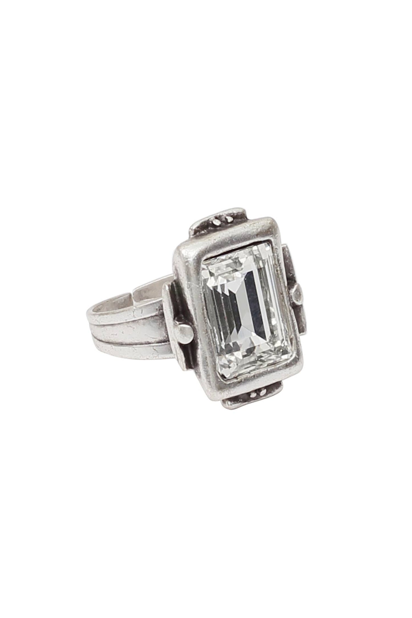 Chanour - Handmade Pewter Ring - NR6100