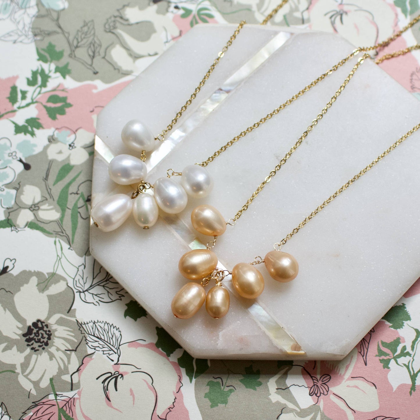 a.v. max - Pearl Cluster Necklace: White