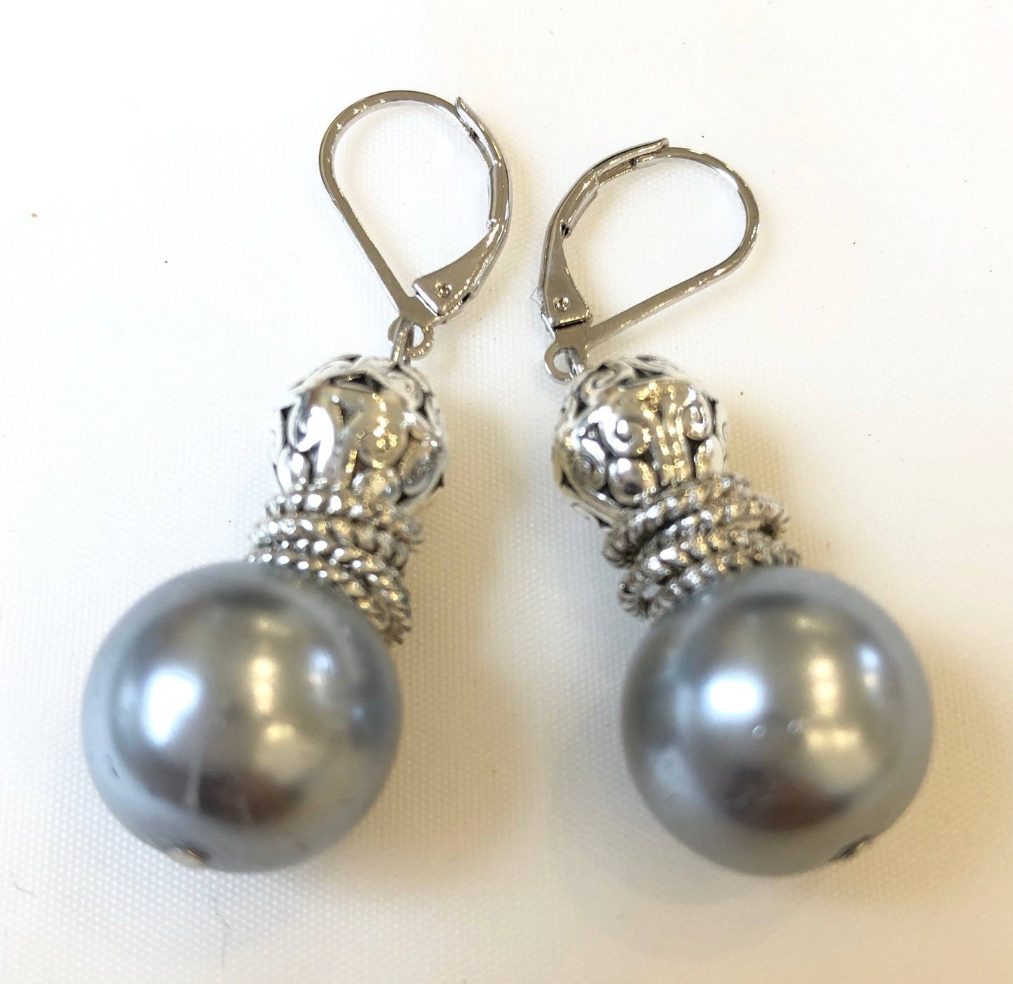 Studio G - #318E Bali Earring: White