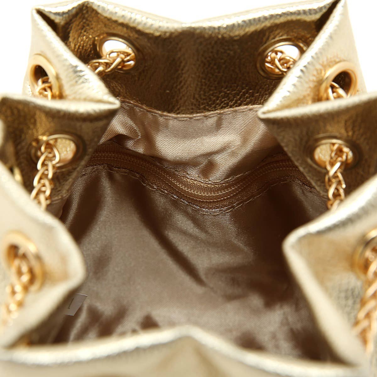 PEACH ACCESSORIES - A0518 Sophisticated Metallic Bucket Handbag with Chain: Silver