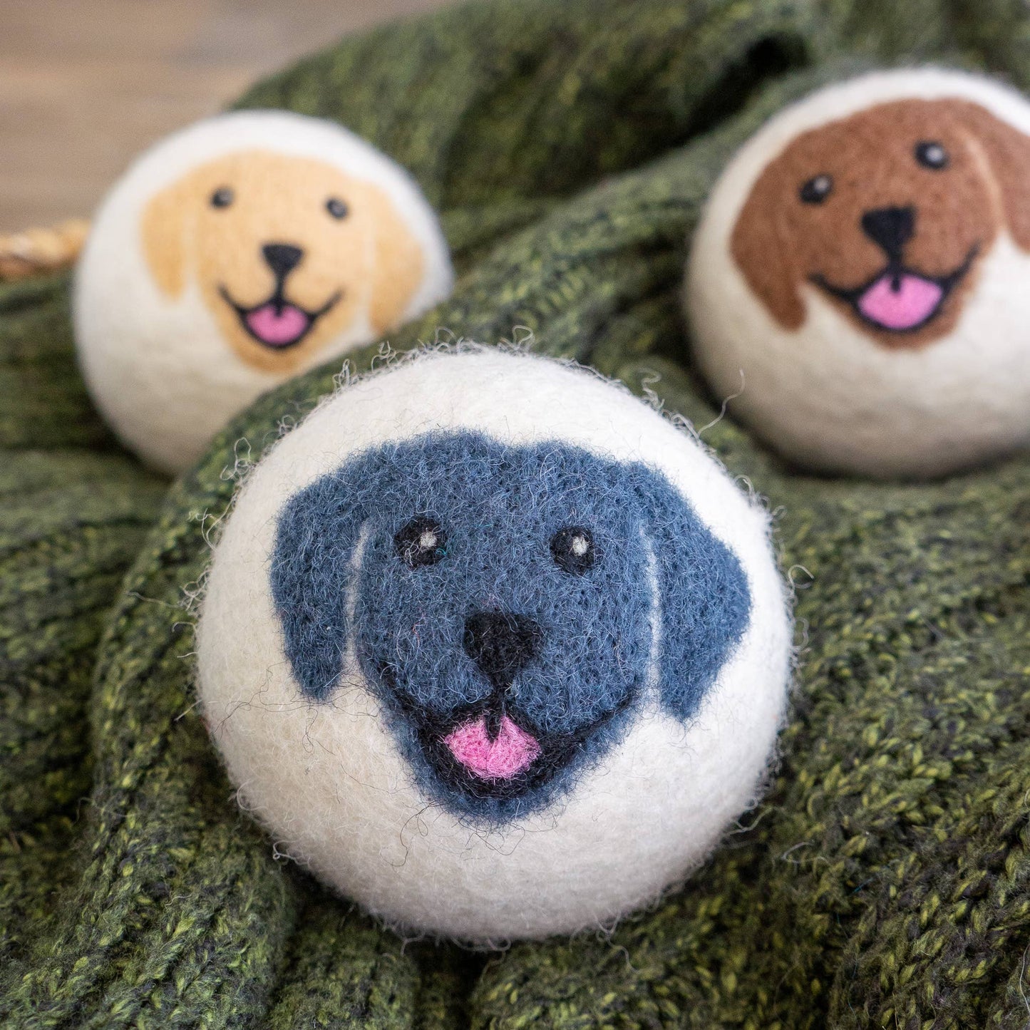 Friendsheep - Happy Dogs Eco Wool Dryer Balls - Mix of 3 colors: PACKAGE FREE