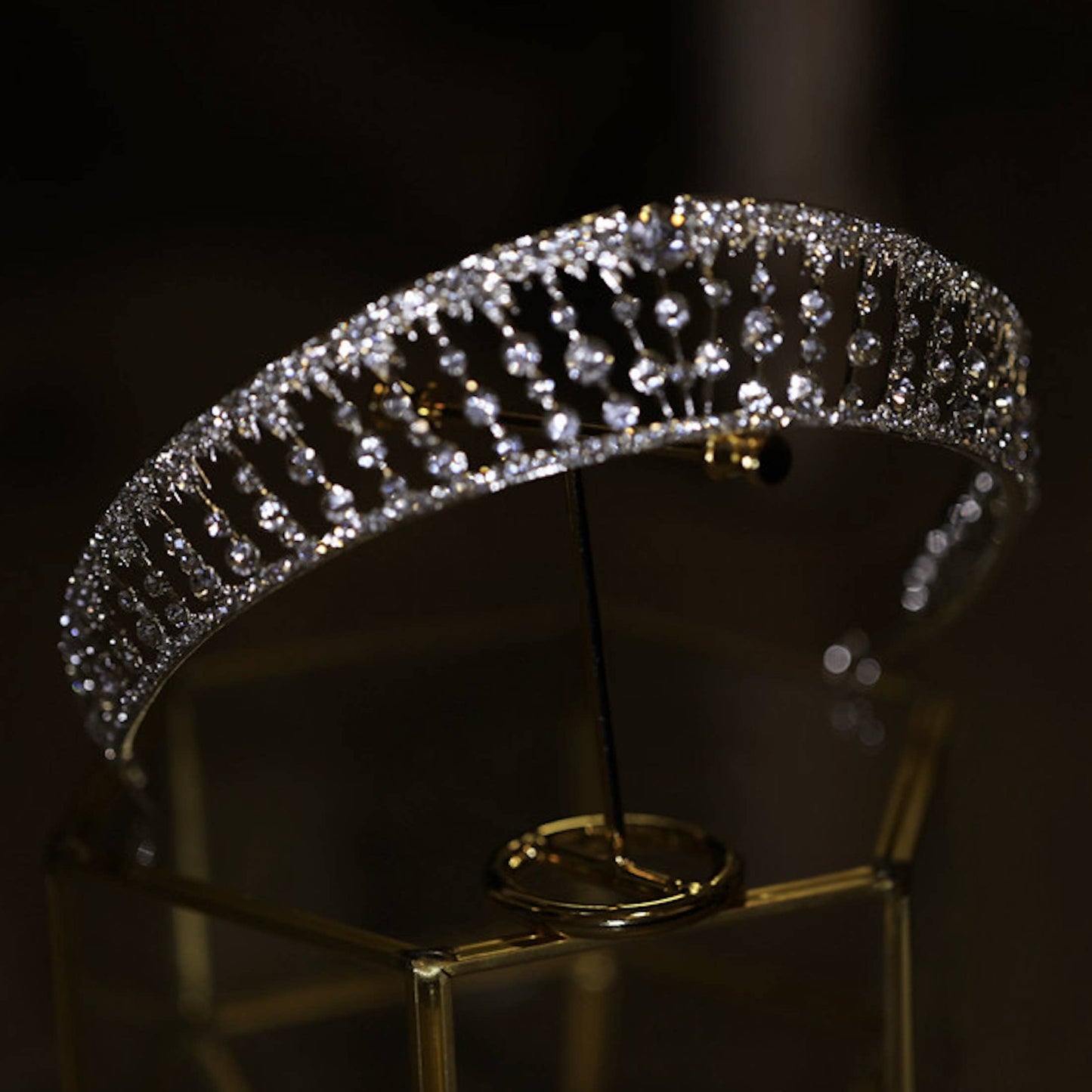 Cici’De Jewelry Amsterdam - Crystal Bridal Tiara with Zirconias: Princess Royal Elegance