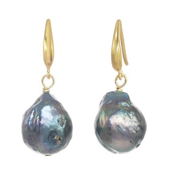 a.v. max - Akoya Pearl Earrings: White