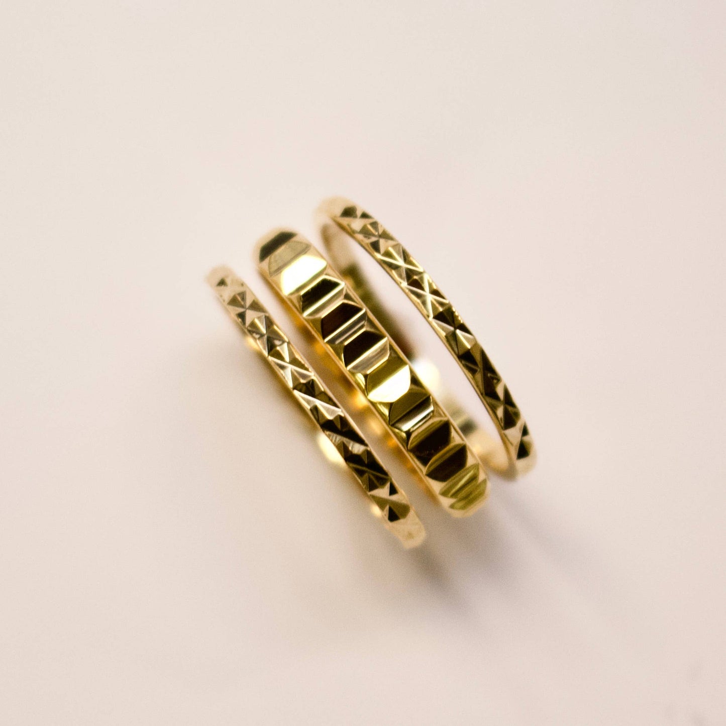 a.v. max - Diamond Cut Ring Set: Gold / 8