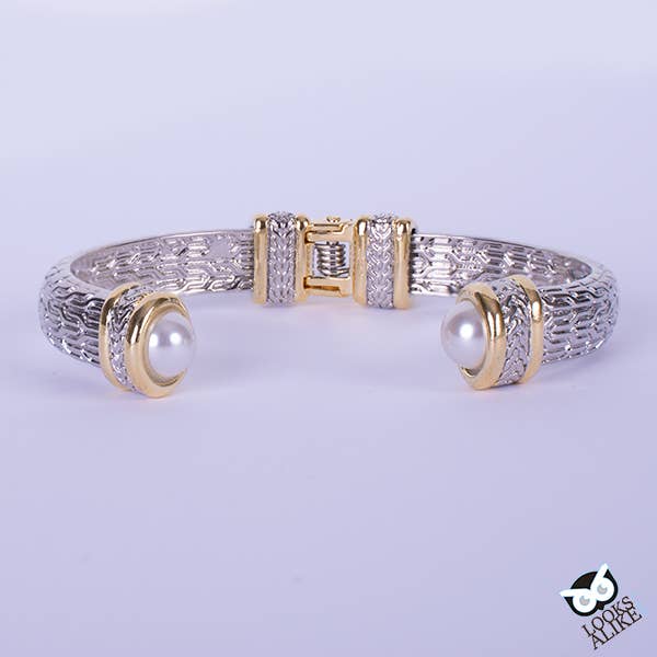 My Best Kept Jewelry - Pretty Pearl Bangle