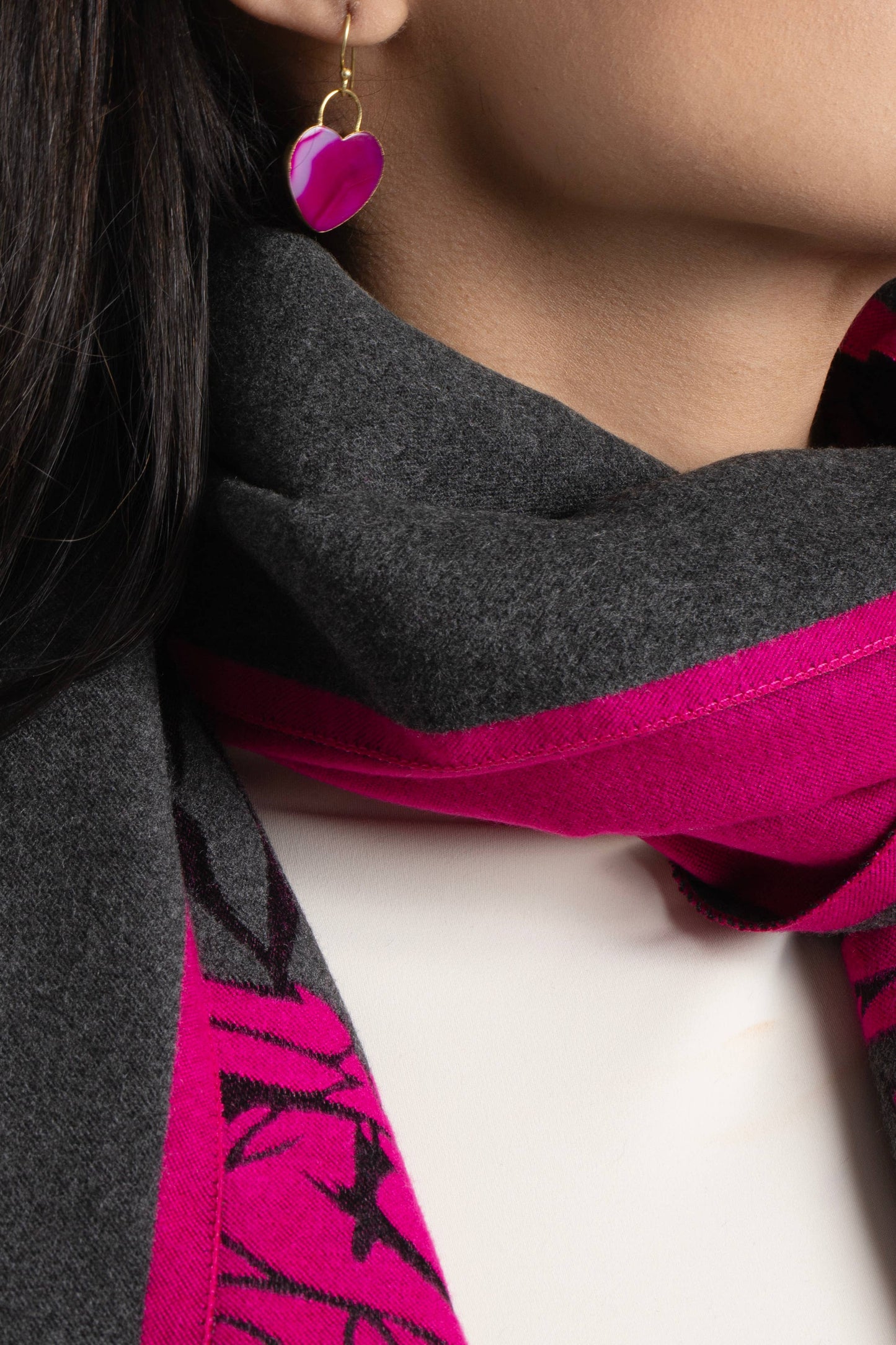 SAACHI - Fiore Reversible Rose Pattern Scarf: Grey/Pink
