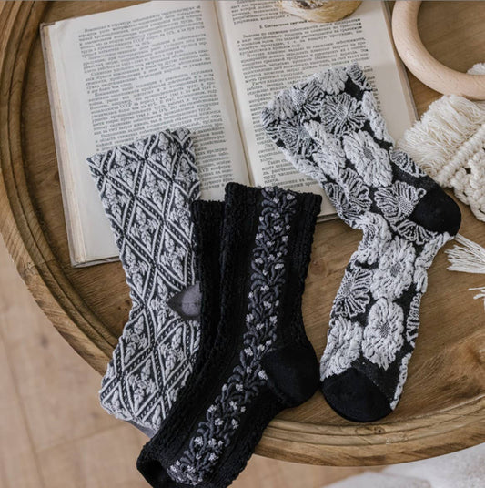 JC Sunny Fashion - JCS013 Black-White 3D Vintage Floral Socks: Assorted 3 pairs/pack--1 pattern per pair; min. 5 packs 15 pairs